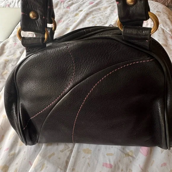 RARE FIND: Y2K 2008 Juicy Couture Black leather handbag w/quilted heart design - Picture 4 of 7